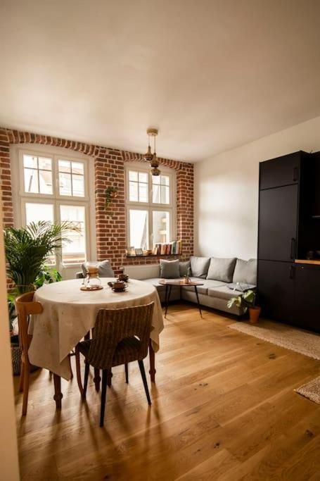Apartament Przy Parku Z Bezplatnym Parkingiem Torun Bagian luar foto