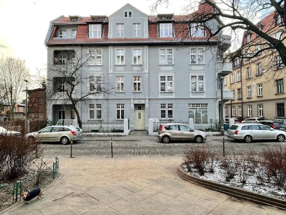 Apartament Przy Parku Z Bezplatnym Parkingiem Torun Bagian luar foto
